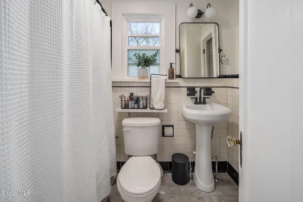 $295,000 | 19 Fordham Court, Albany, NY 12209