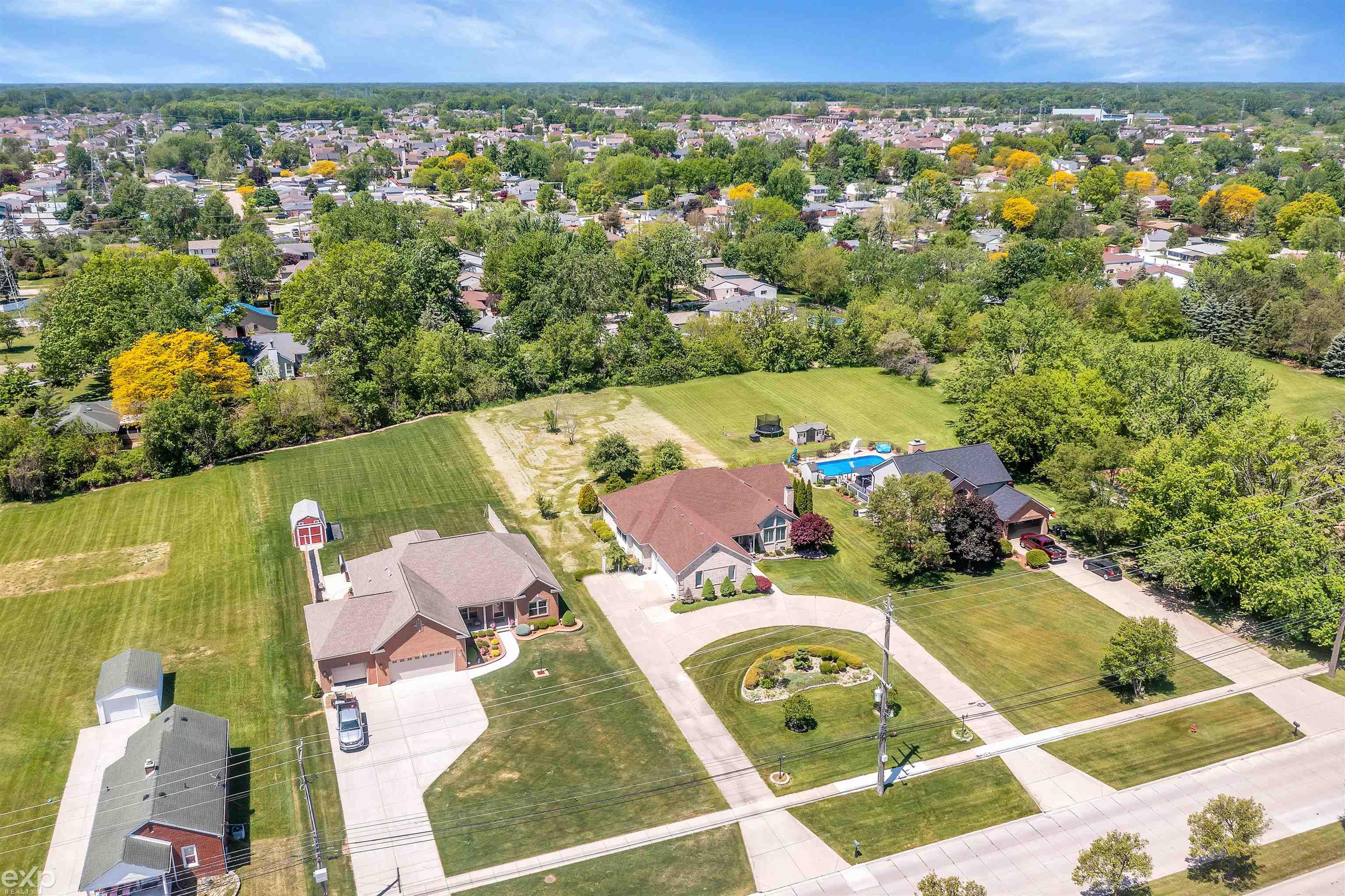 23890 Hall Road Woodhaven, MI 48183 - Photo 25 of 39