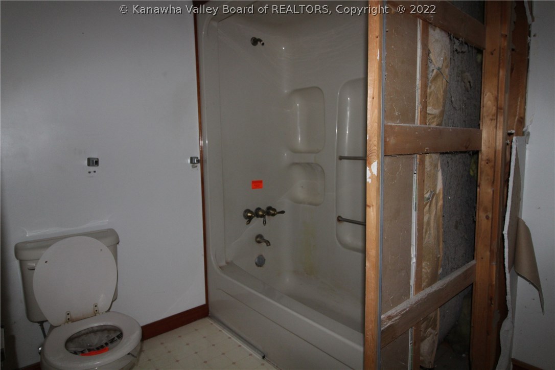 2054 Winfield Road Winfield, WV 25213 - Photo 9 of 17 Gallery Image 9