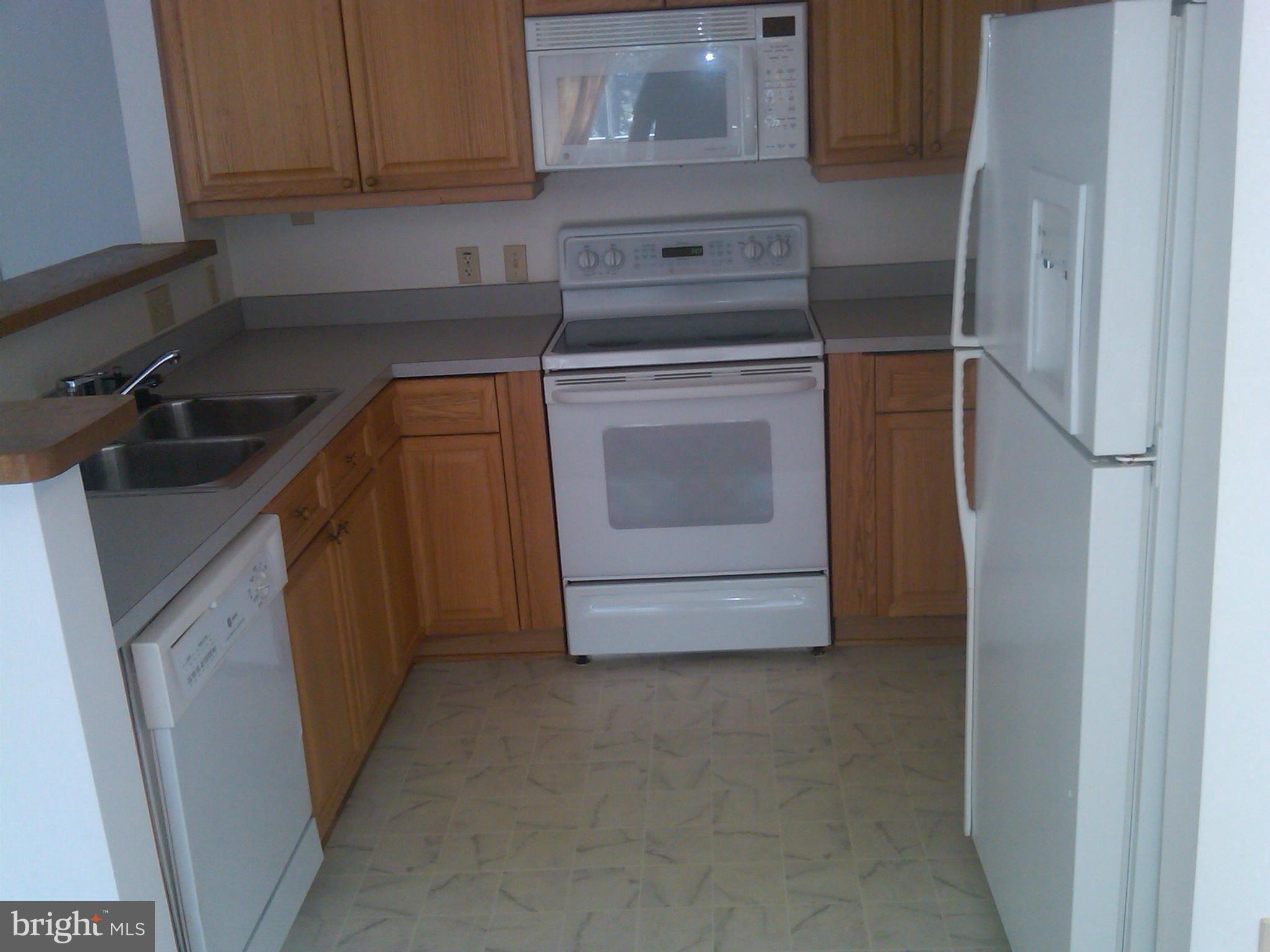 524 Runabout Loop, Unit O9 Solomons, MD 20688 - Photo 14 of 30 Kitchen