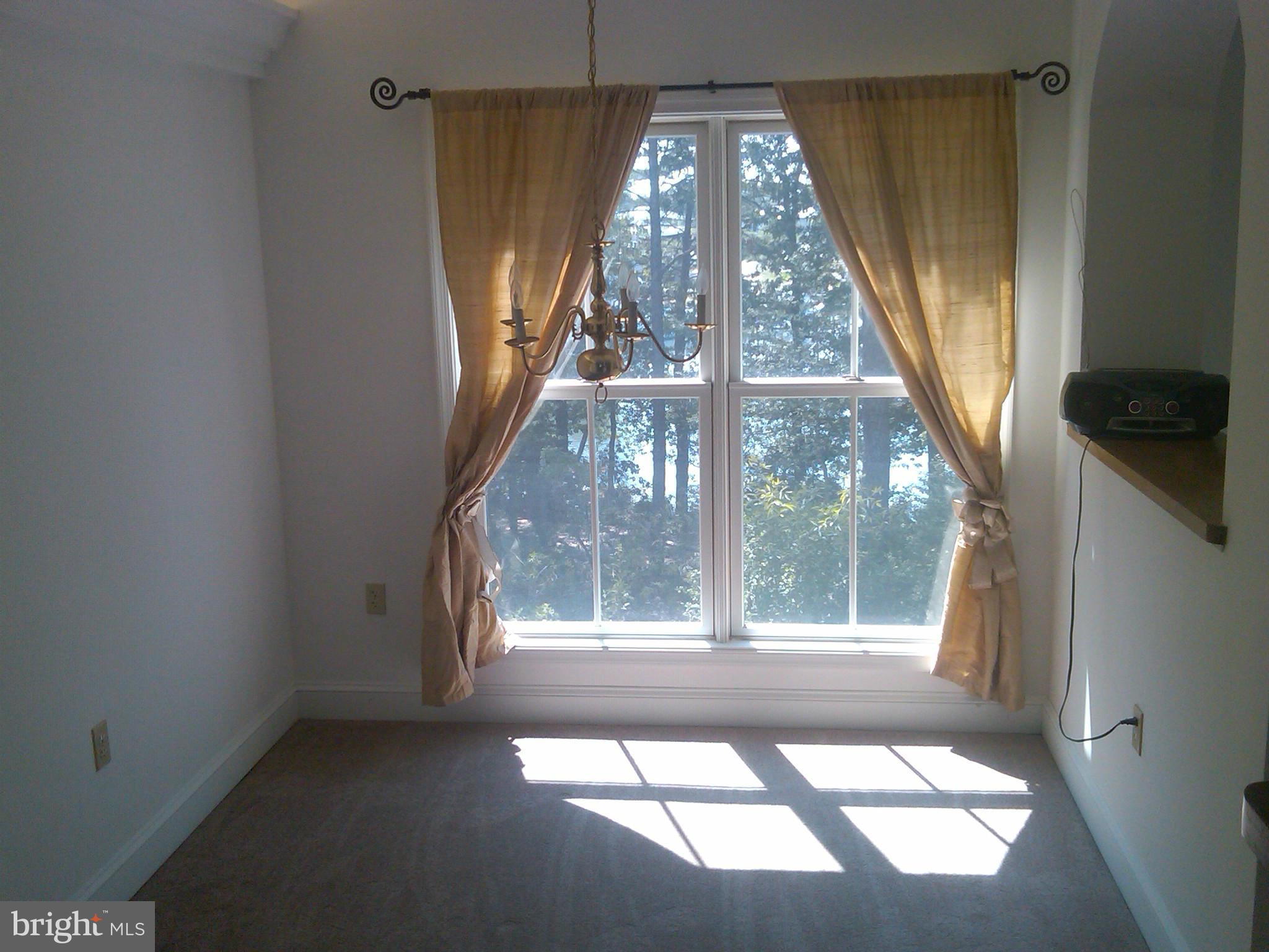 524 Runabout Loop, Unit O9 Solomons, MD 20688 - Photo 15 of 30 Dining Room