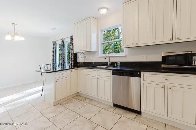 $325,000 | 505 Antoinette Drive, Wilmington, NC 28412