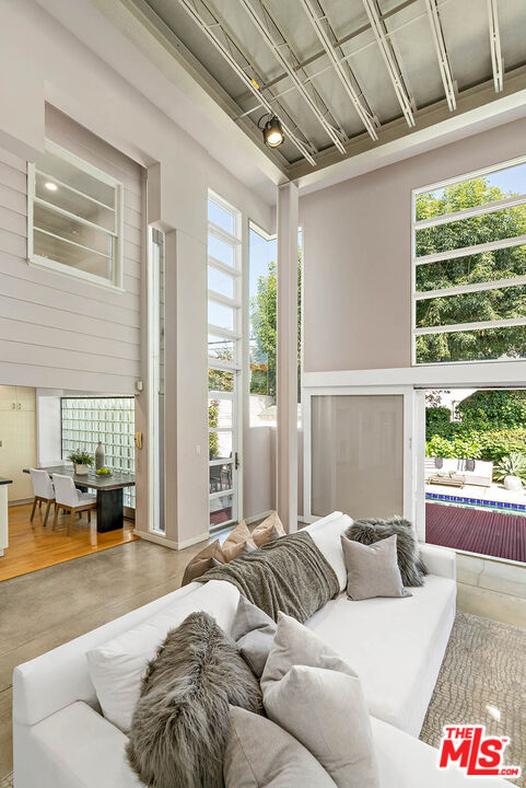 620 North Cherokee Avenue Los Angeles, CA 90004 - Photo 24 of 64