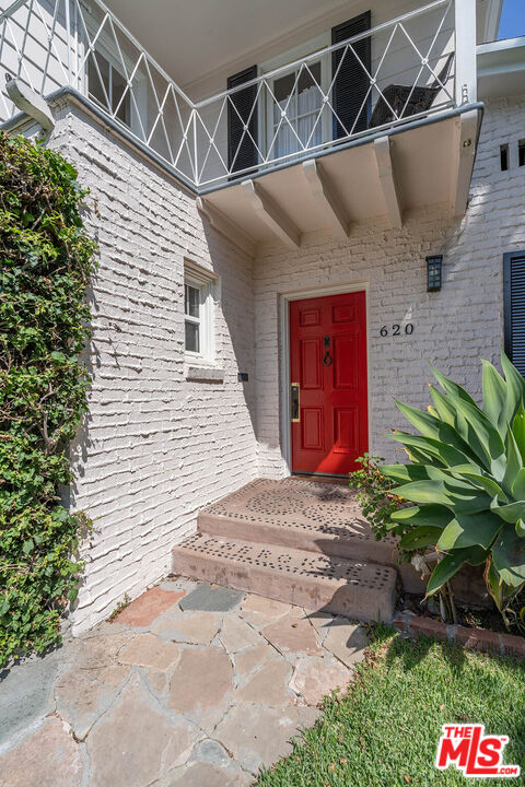 620 North Cherokee Avenue Los Angeles, CA 90004 - Photo 5 of 64