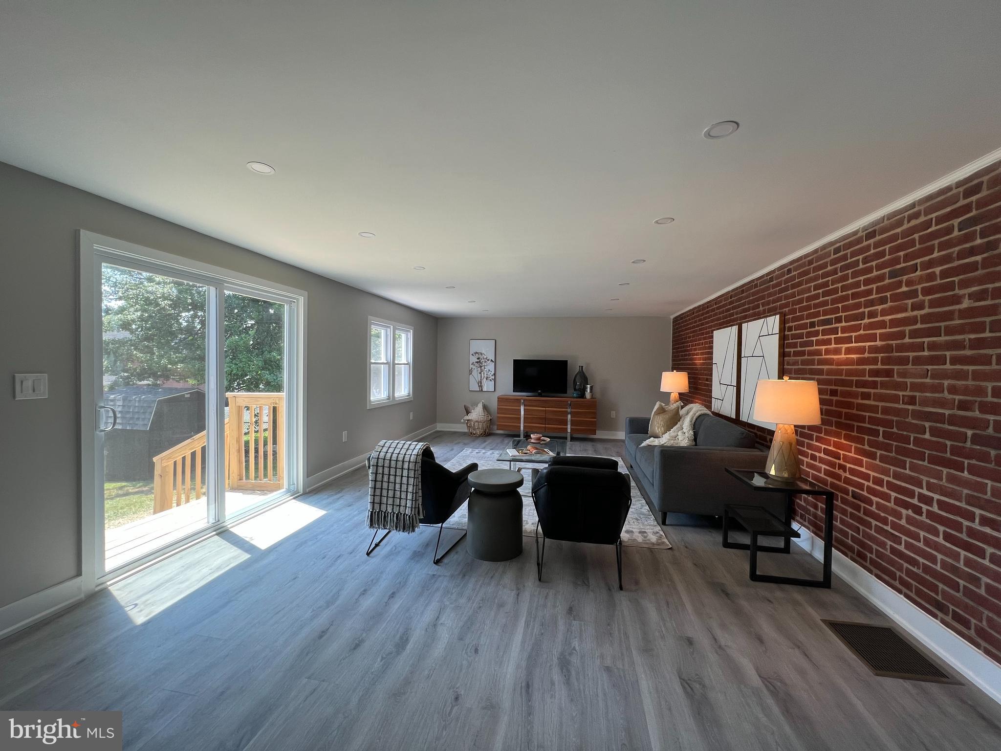 407 East Manoa Road Havertown, PA 19083 - Photo 5 of 35