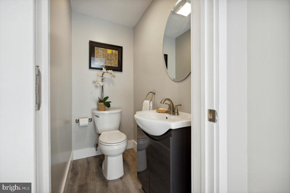 407 East Manoa Road Havertown, PA 19083 - Photo 7 of 35