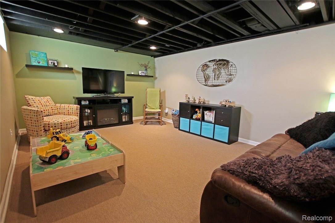 2702 Columbia Road Berkley, MI 48072 - Photo 37 of 50 37) Lower Level Family Room.jpg