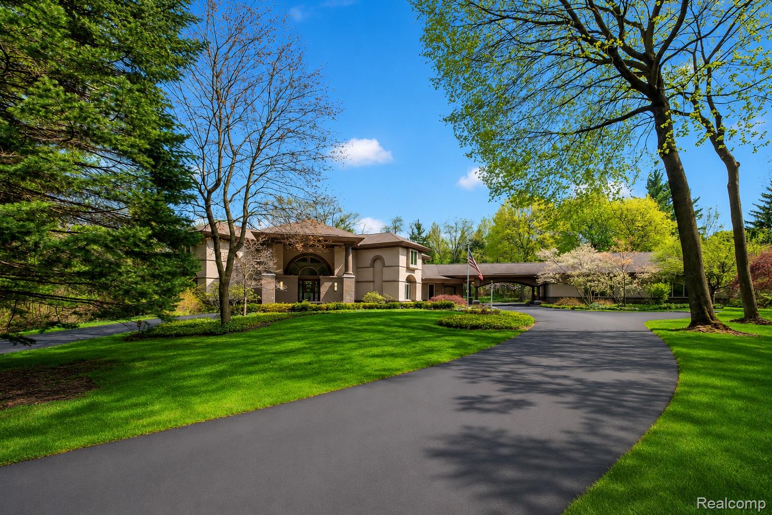 1800 Tiverton Road Bloomfield Hills, MI 48304 - Photo 1 of 56 front photo.jpeg