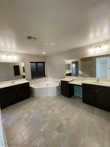 $2,750 | 6639 Rego Park Court, Las Vegas, NV 89166