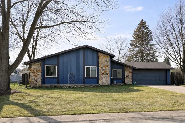 $259,900 | 1104 Crestview Drive, Angola, IN 46703