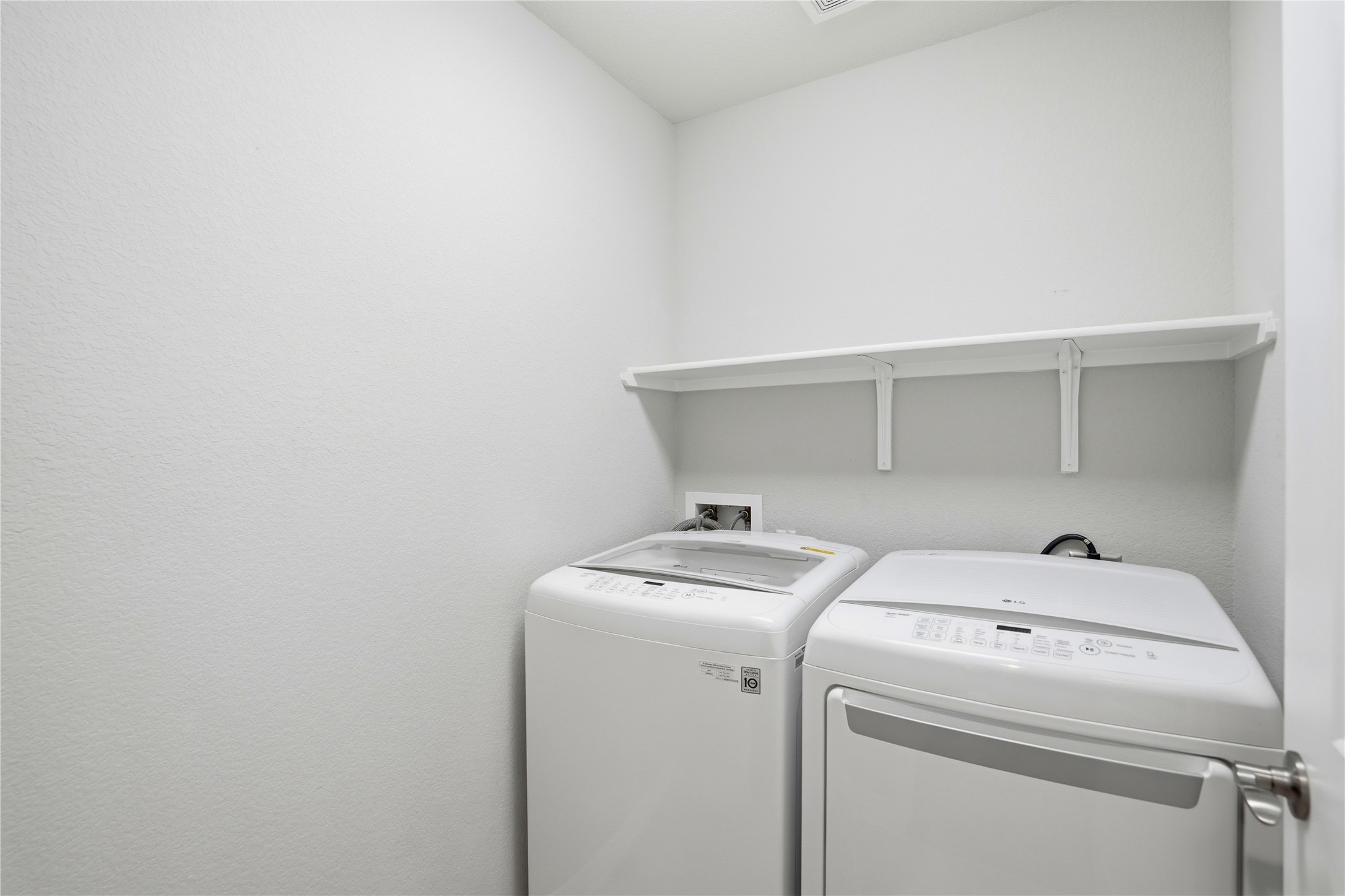 821 Hamilton Lane Georgetown, TX 78633 - Photo 17 of 38 Dedicated utility room