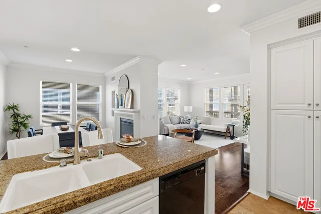 $949,000 | 1800 Oak Street, Unit 350, Torrance, CA 90501