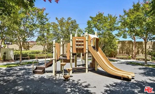 $949,000 | 1800 Oak Street, Unit 350, Torrance, CA 90501