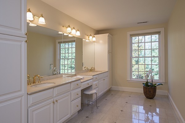 12 Hitching Post Lane Weston, MA 02493 - Photo 11 of 21