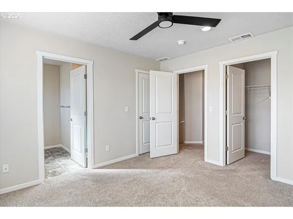 a view interior of a house and an empty room