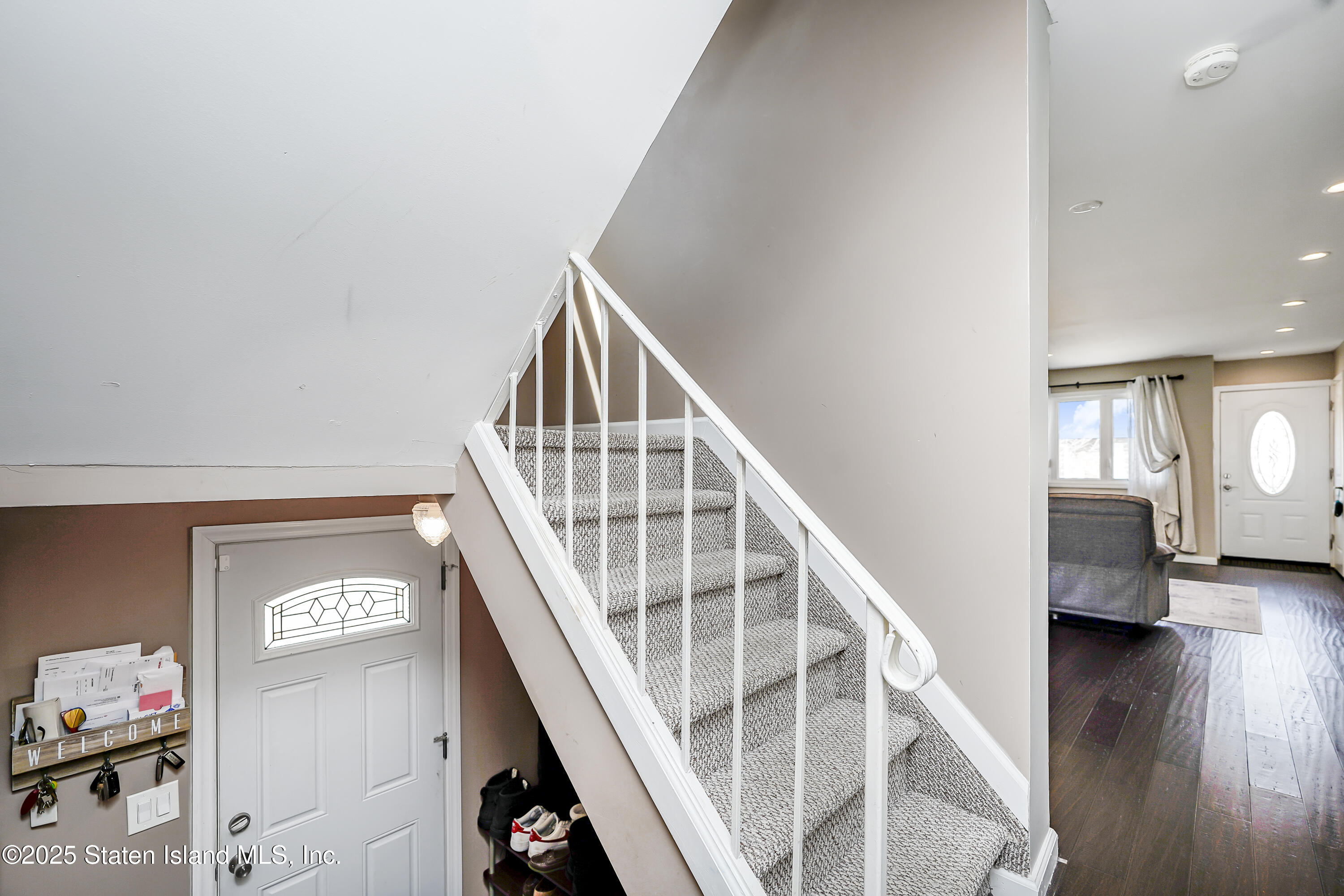 994 Rensselaer Avenue Staten Island, NY 10309 - Photo 14 of 34 a view of entryway with wooden floor