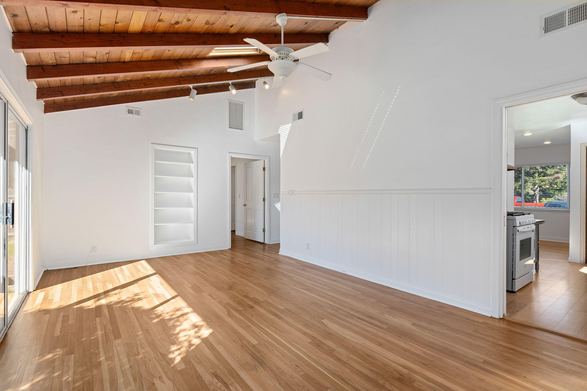 6877 Fortuna Road Goleta, CA 93117 - Photo 13 of 30 Family Room