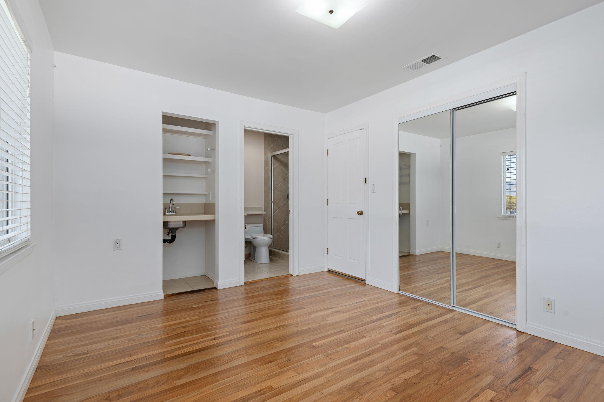 6877 Fortuna Road Goleta, CA 93117 - Photo 19 of 30 Primary Bedroom