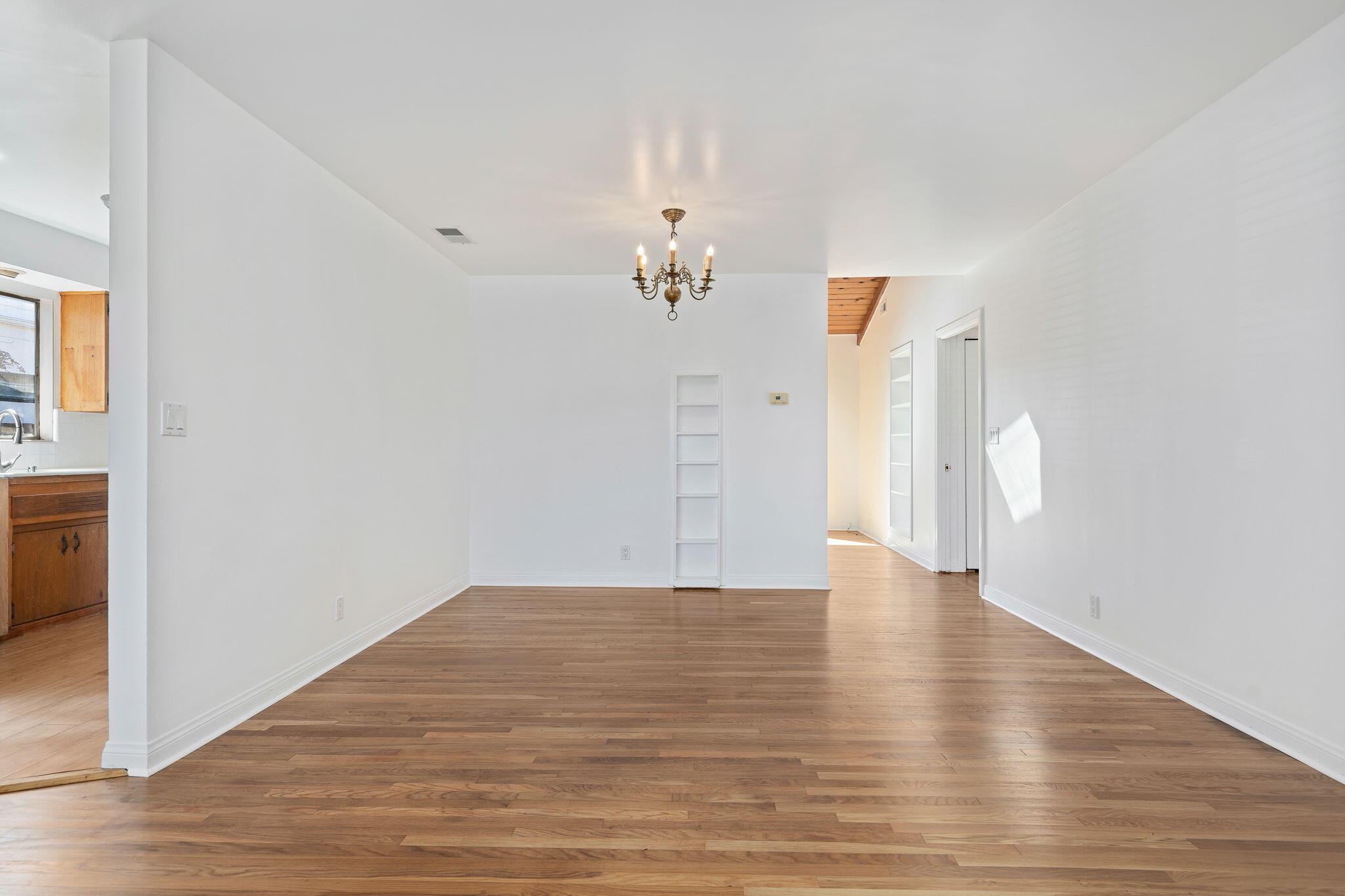 6877 Fortuna Road Goleta, CA 93117 - Photo 8 of 30 Living Room