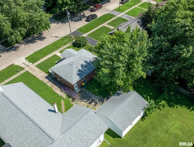 $130,000 | 1064 Monroe Street, Galesburg, IL 61401