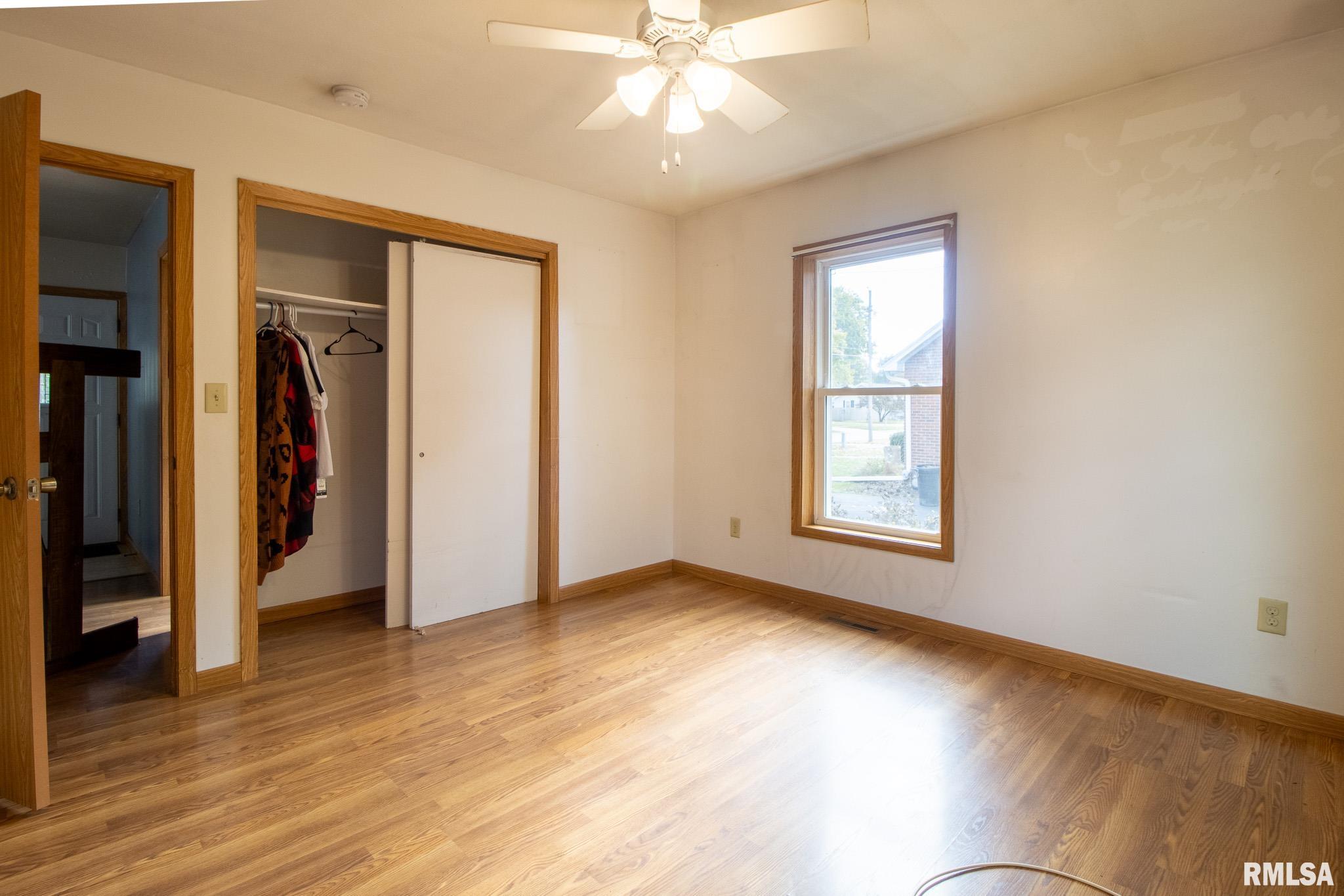 1064 Monroe Street Galesburg, IL 61401 - Photo 9 of 18