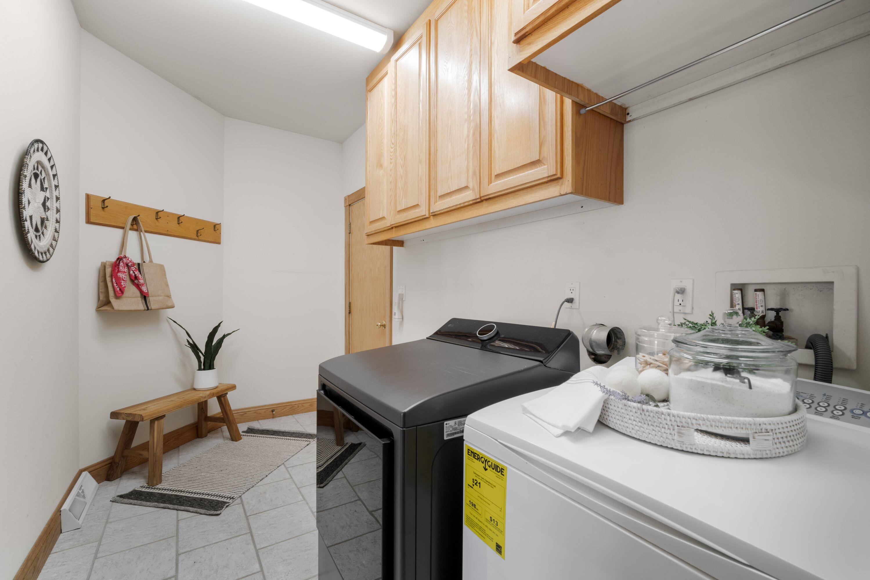 W304-n2470 Maple Avenue Delafield, WI 53072 - Photo 12 of 50 16_imgDSC03474