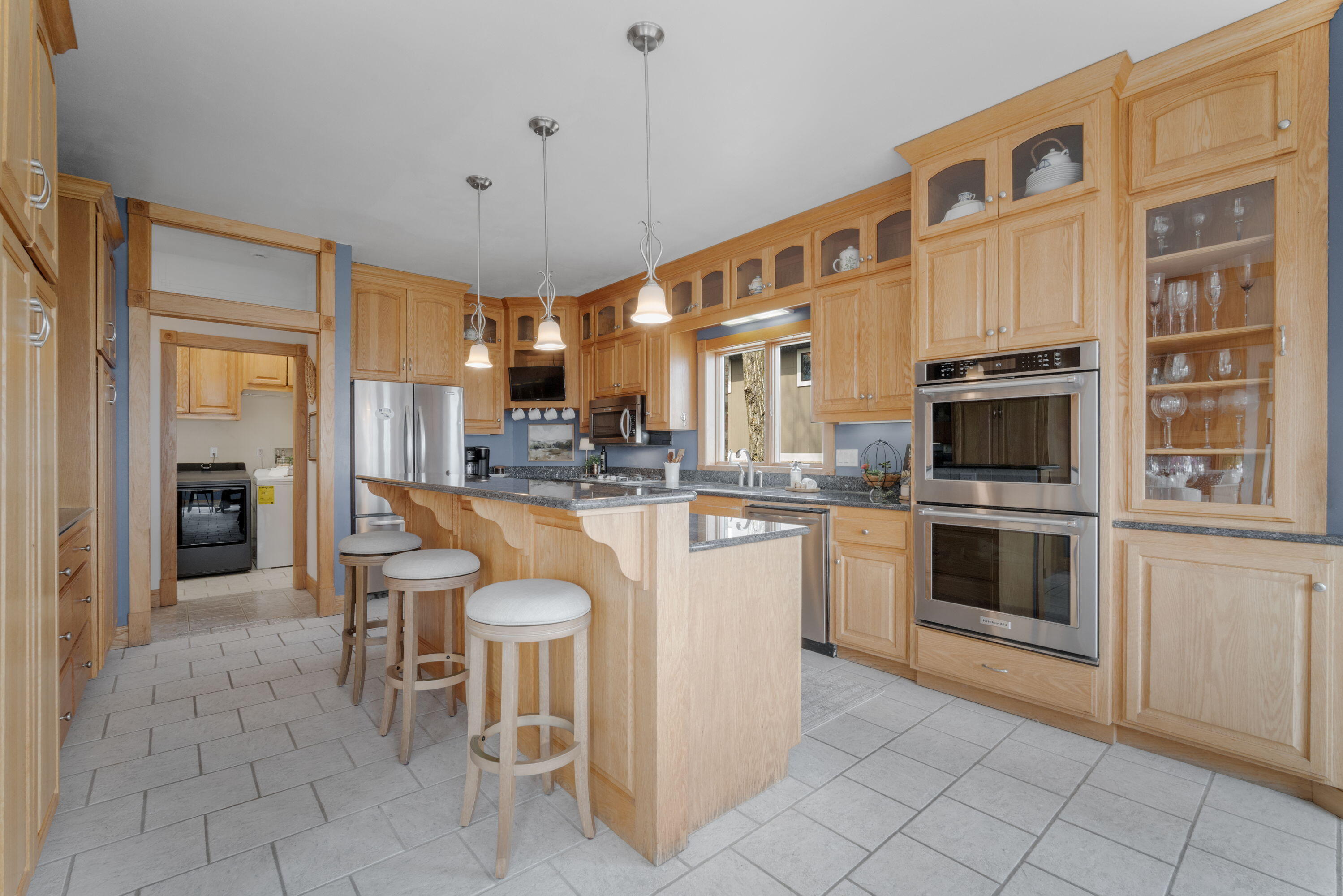 W304-n2470 Maple Avenue Delafield, WI 53072 - Photo 14 of 50 5_imgDSC03489