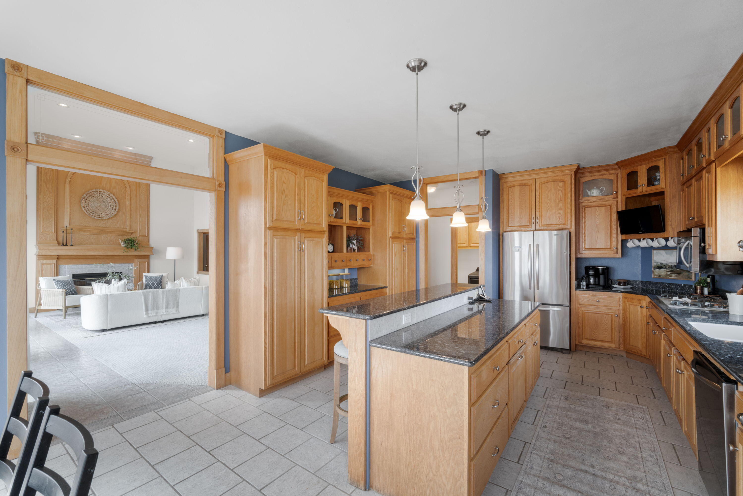 W304-n2470 Maple Avenue Delafield, WI 53072 - Photo 15 of 50 6_imgDSC03499