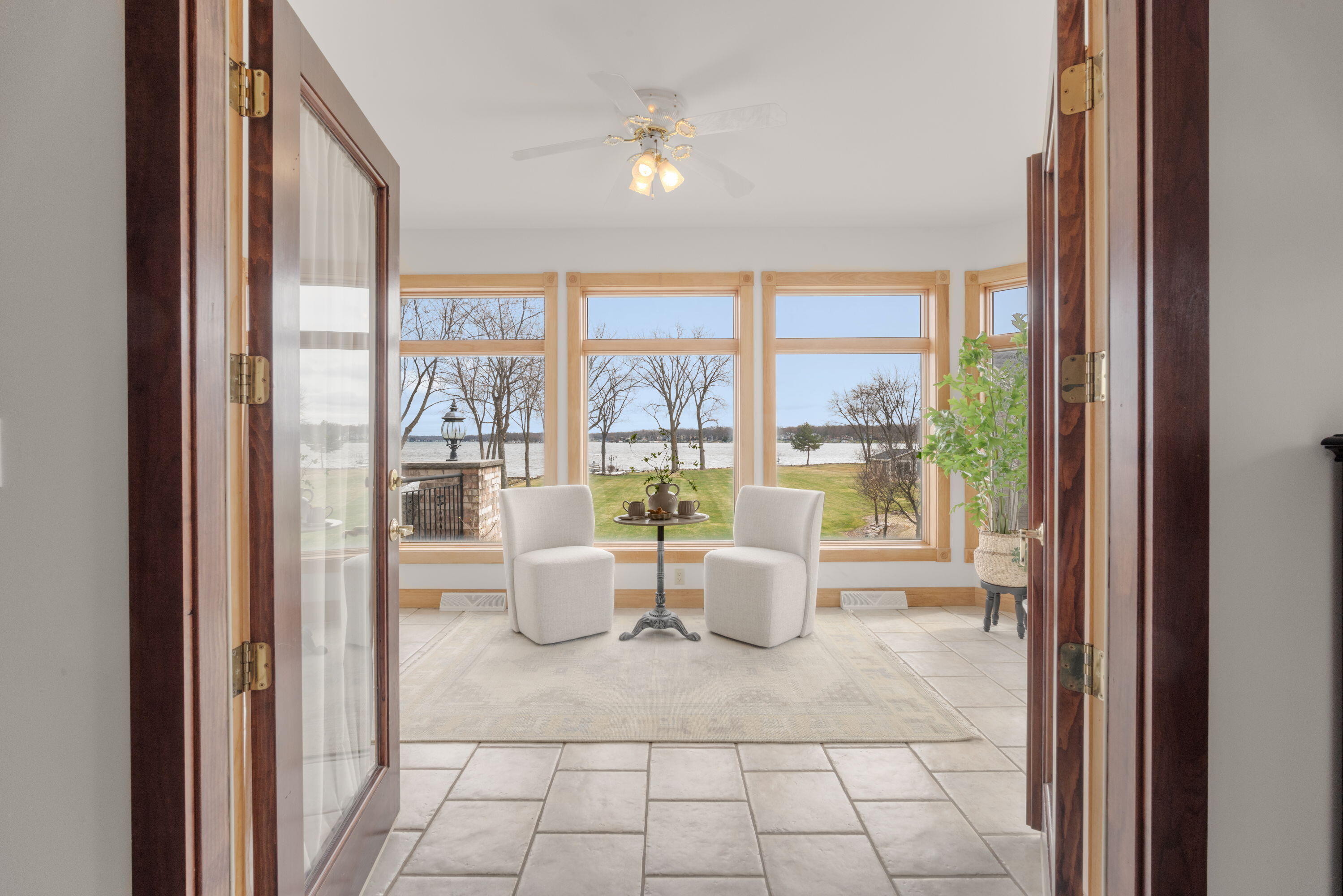 W304-n2470 Maple Avenue Delafield, WI 53072 - Photo 23 of 50 14_imgDSC03461