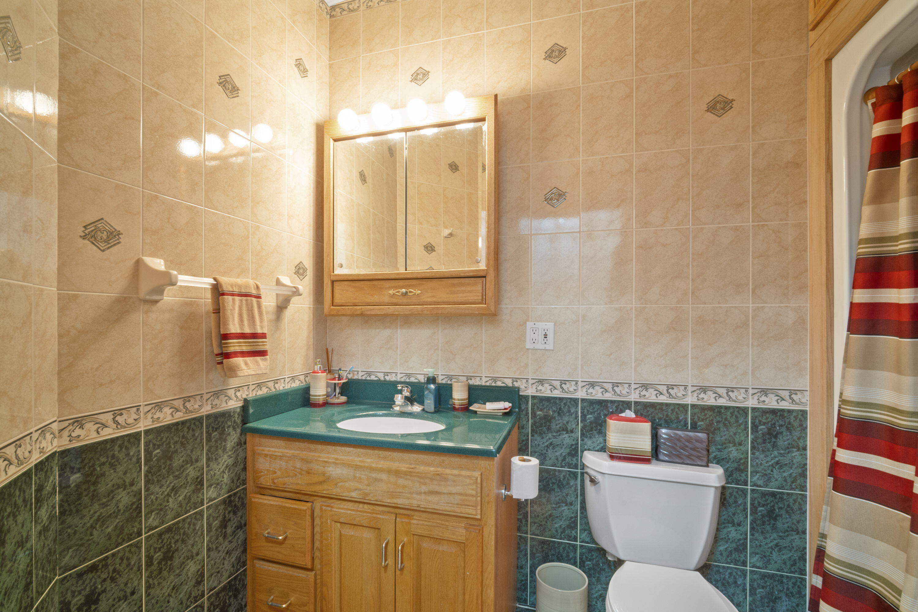 W304-n2470 Maple Avenue Delafield, WI 53072 - Photo 31 of 50 26_imgDSC00210copy