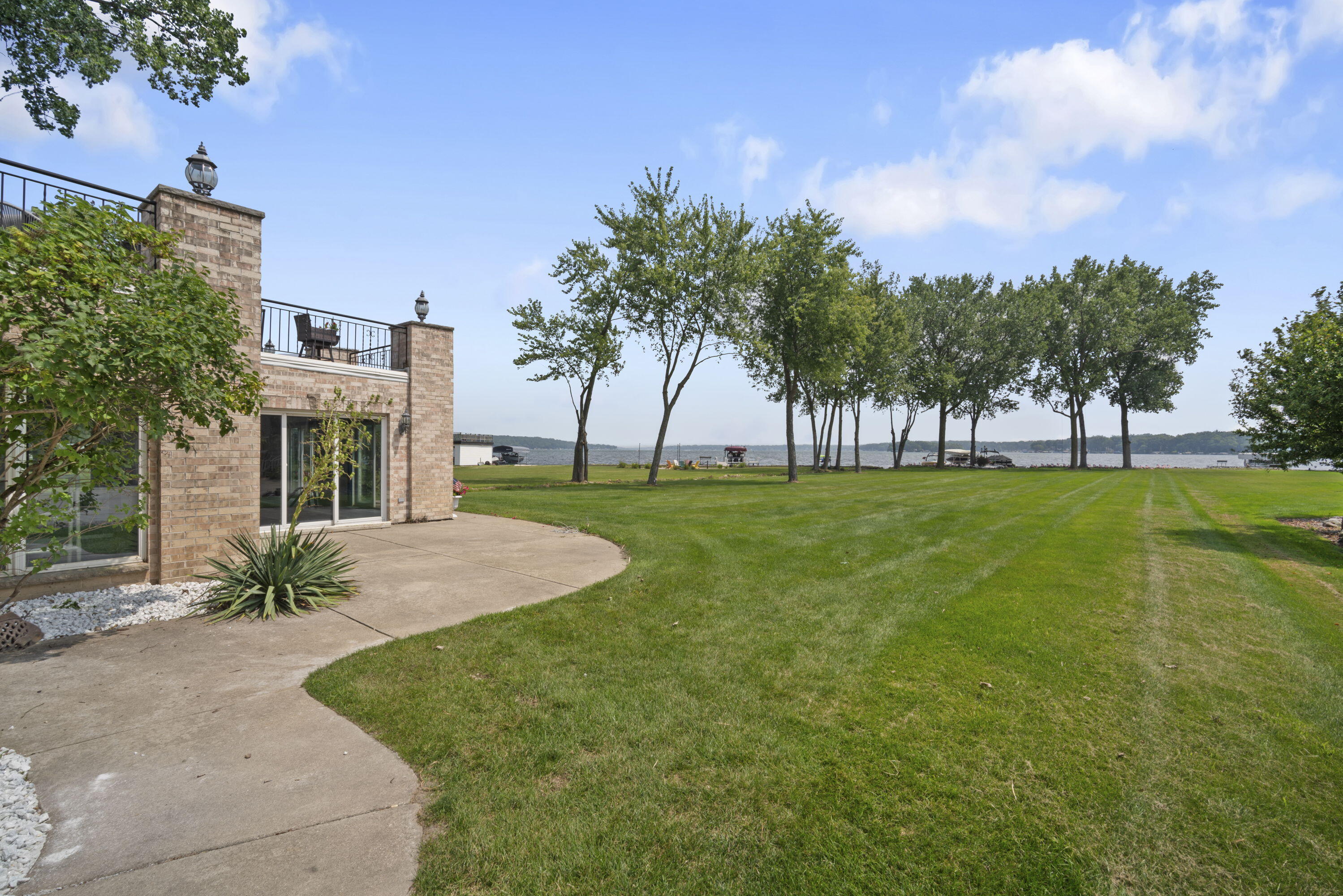 W304-n2470 Maple Avenue Delafield, WI 53072 - Photo 41 of 50 36_imgDSC00075copy