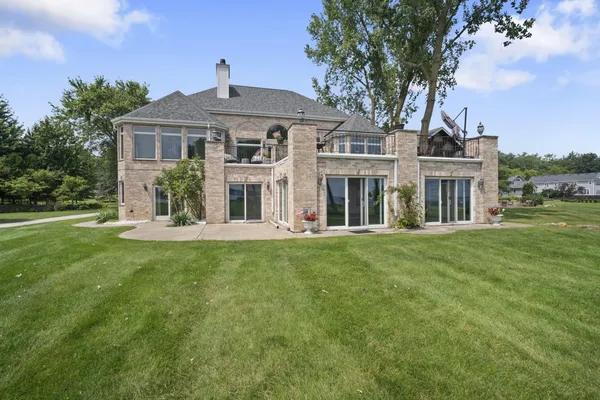 $2,995,000 | W304-n2470 Maple Avenue, Delafield, WI 53072