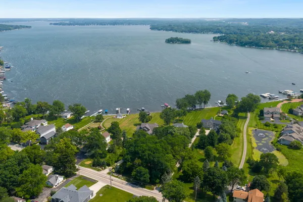 $2,995,000 | W304-n2470 Maple Avenue, Delafield, WI 53072