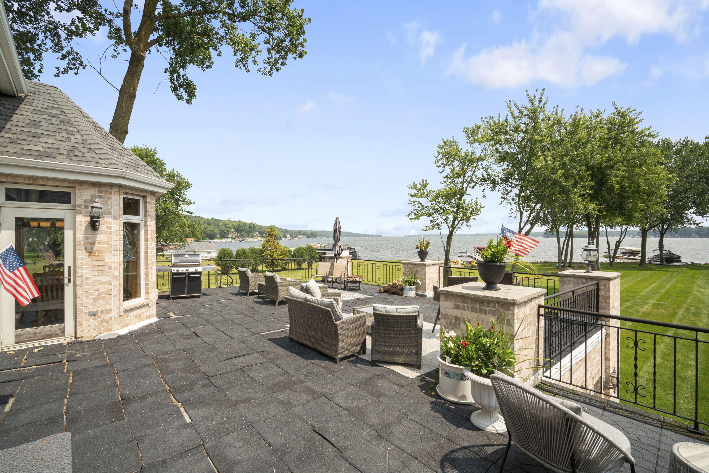 W304-n2470 Maple Avenue Delafield, WI 53072 - Photo 6 of 50 18_imgDSC00160copy