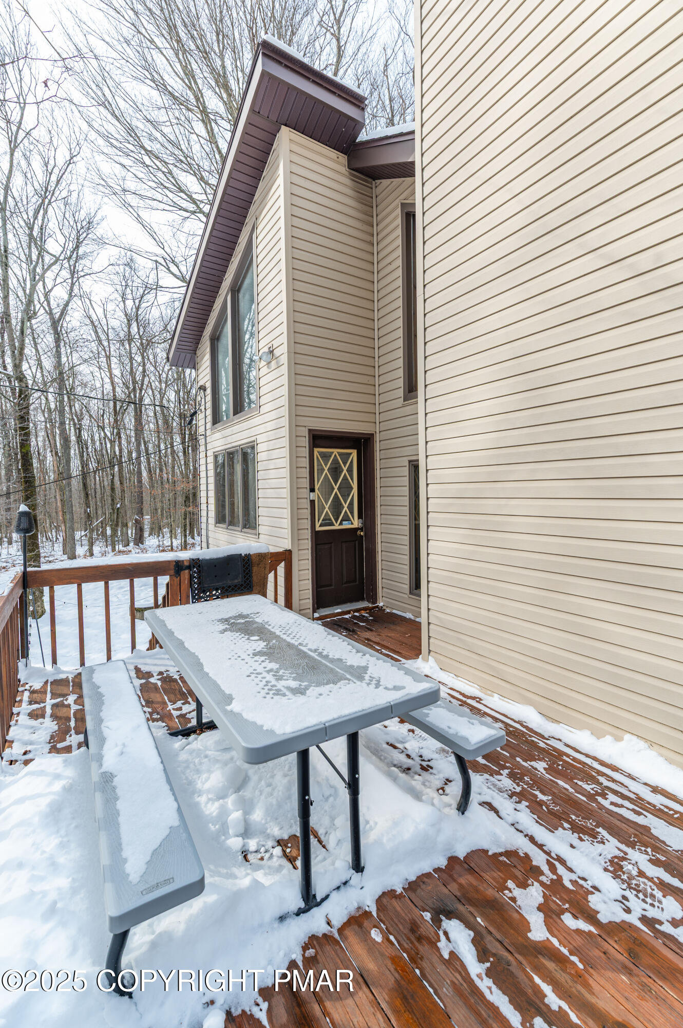 178 Cardinal Drive, Unit R2108 Gouldsboro, PA 18424 - Photo 46 of 58 a view of a dinning table and chairs in patio