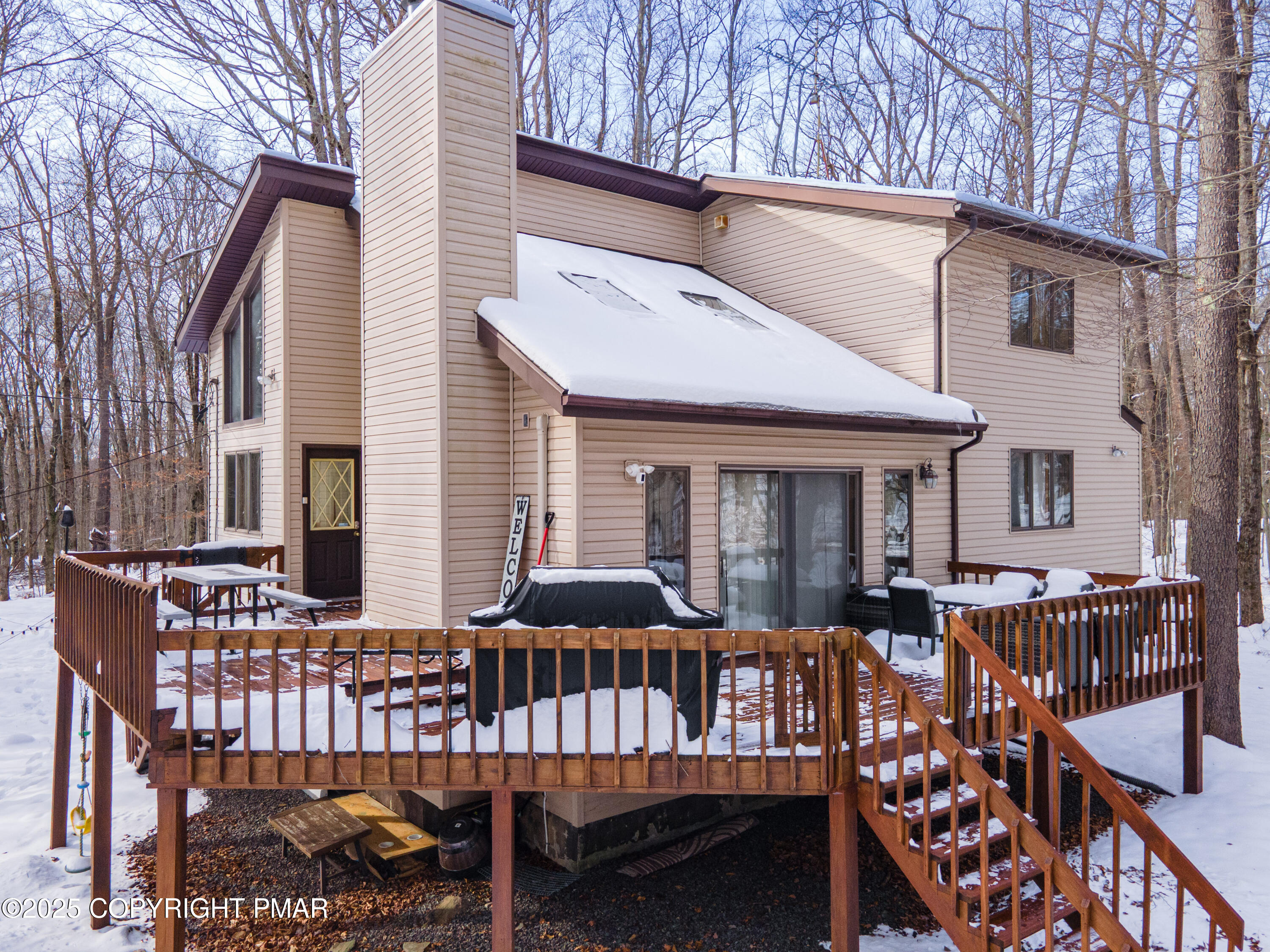 178 Cardinal Drive, Unit R2108 Gouldsboro, PA 18424 - Photo 49 of 58 a front view of a house with a porch
