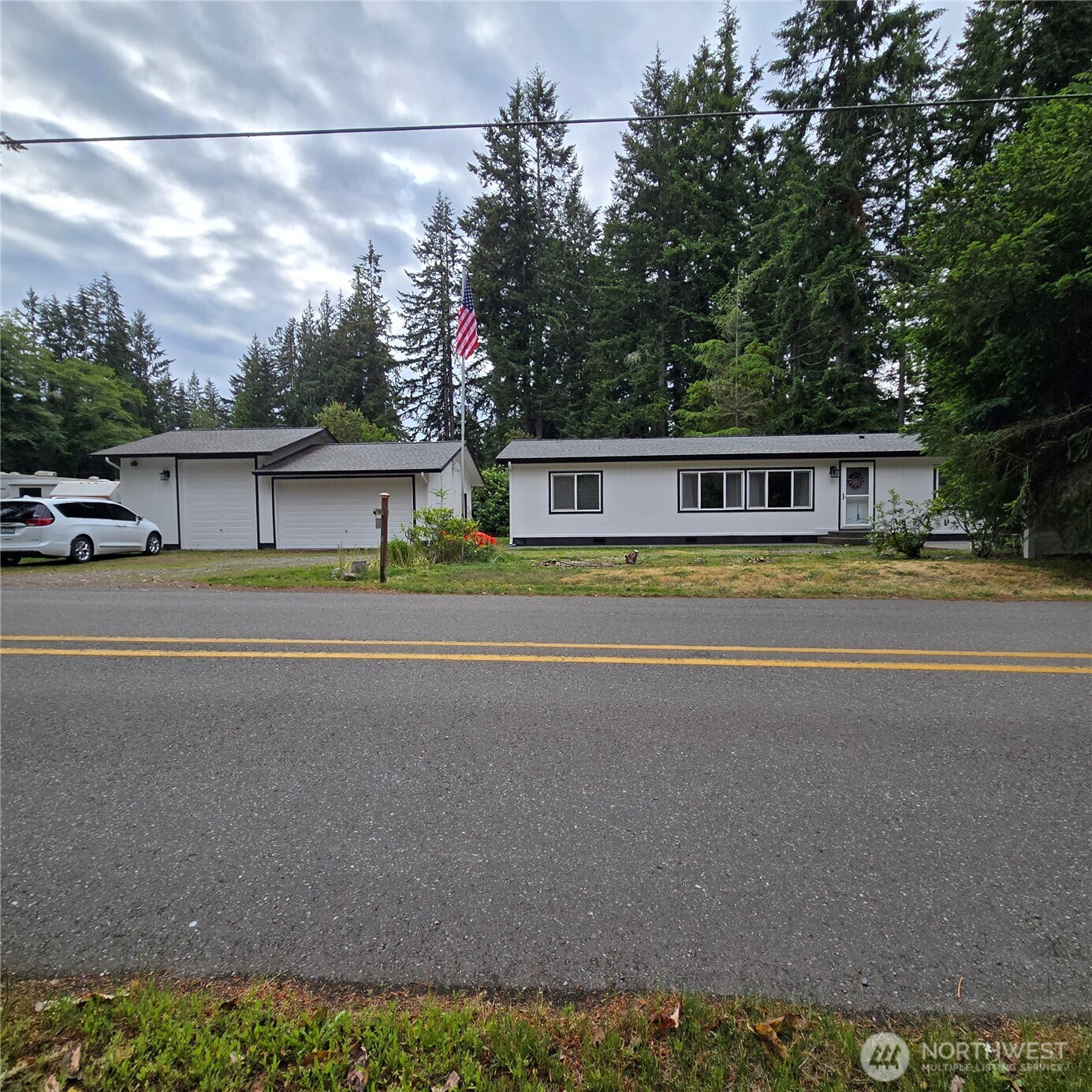 29031 Falkner Road Northeast Poulsbo, WA 98370 - Photo 3 of 15