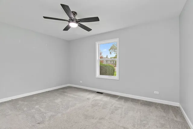 $350,000 | 400 South Collins Street, South Elgin, IL 60177