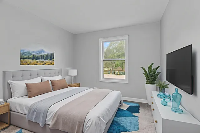 $350,000 | 400 South Collins Street, South Elgin, IL 60177