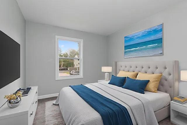 $350,000 | 400 South Collins Street, South Elgin, IL 60177