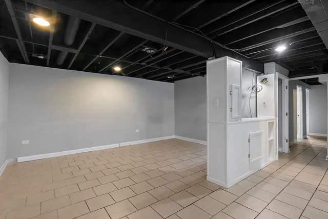 $350,000 | 400 South Collins Street, South Elgin, IL 60177