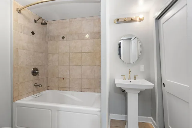 $350,000 | 400 South Collins Street, South Elgin, IL 60177