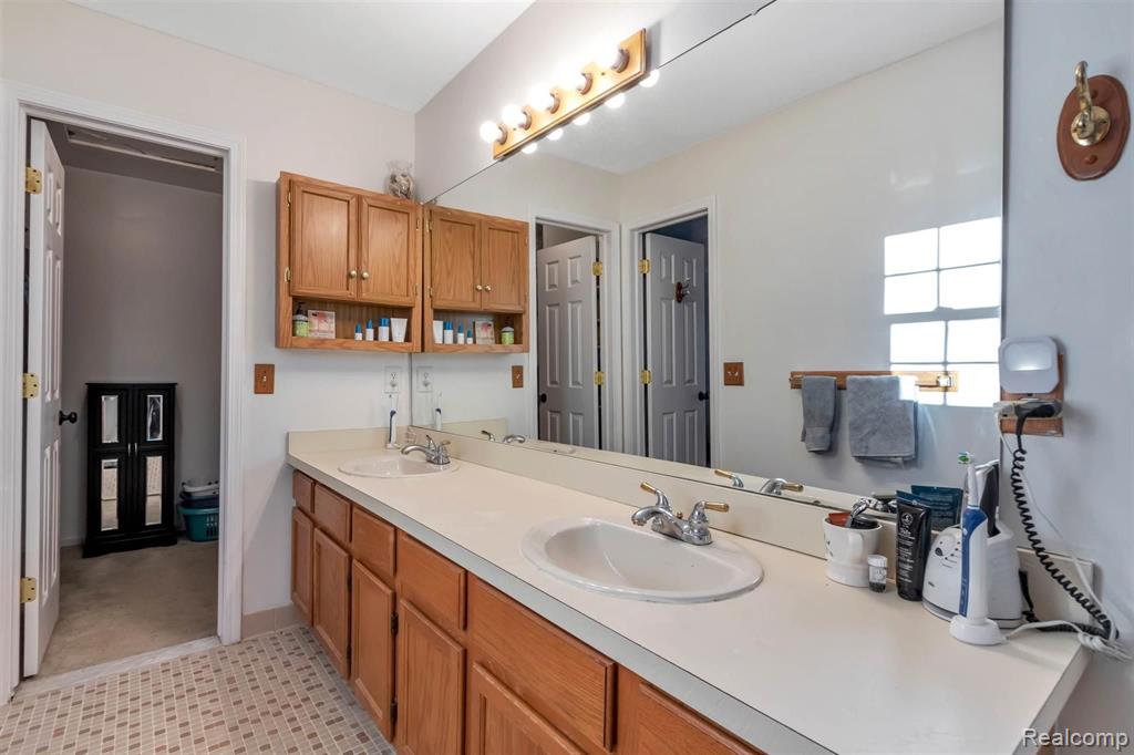 462 Whitney Drive Rochester Hills, MI 48307 - Photo 40 of 49