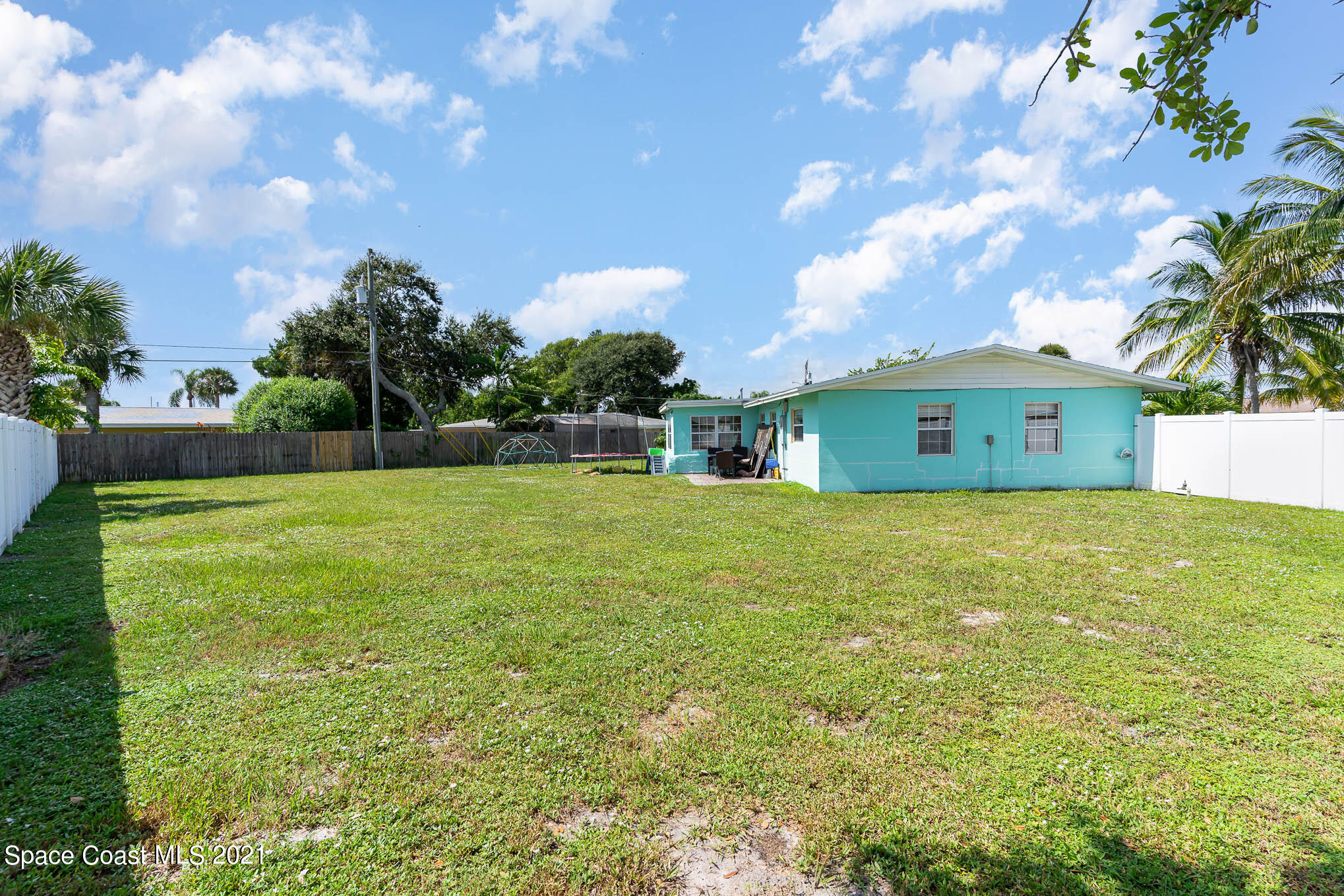 600 Capri Road Cocoa Beach, FL 32931 - Photo 4 of 29 NDP00270-Edit