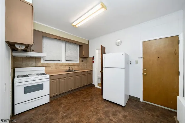 $1,900 | 275 Hollywood Avenue, Unit 4, Hillside, NJ 07205