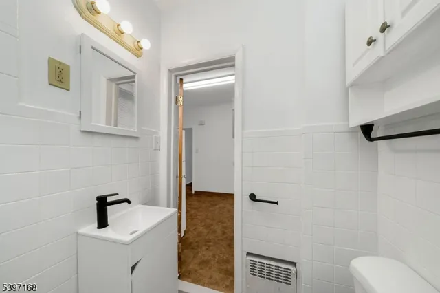 $1,900 | 275 Hollywood Avenue, Unit 4, Hillside, NJ 07205