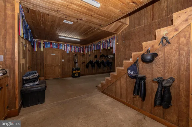 a view of a storage & utility room