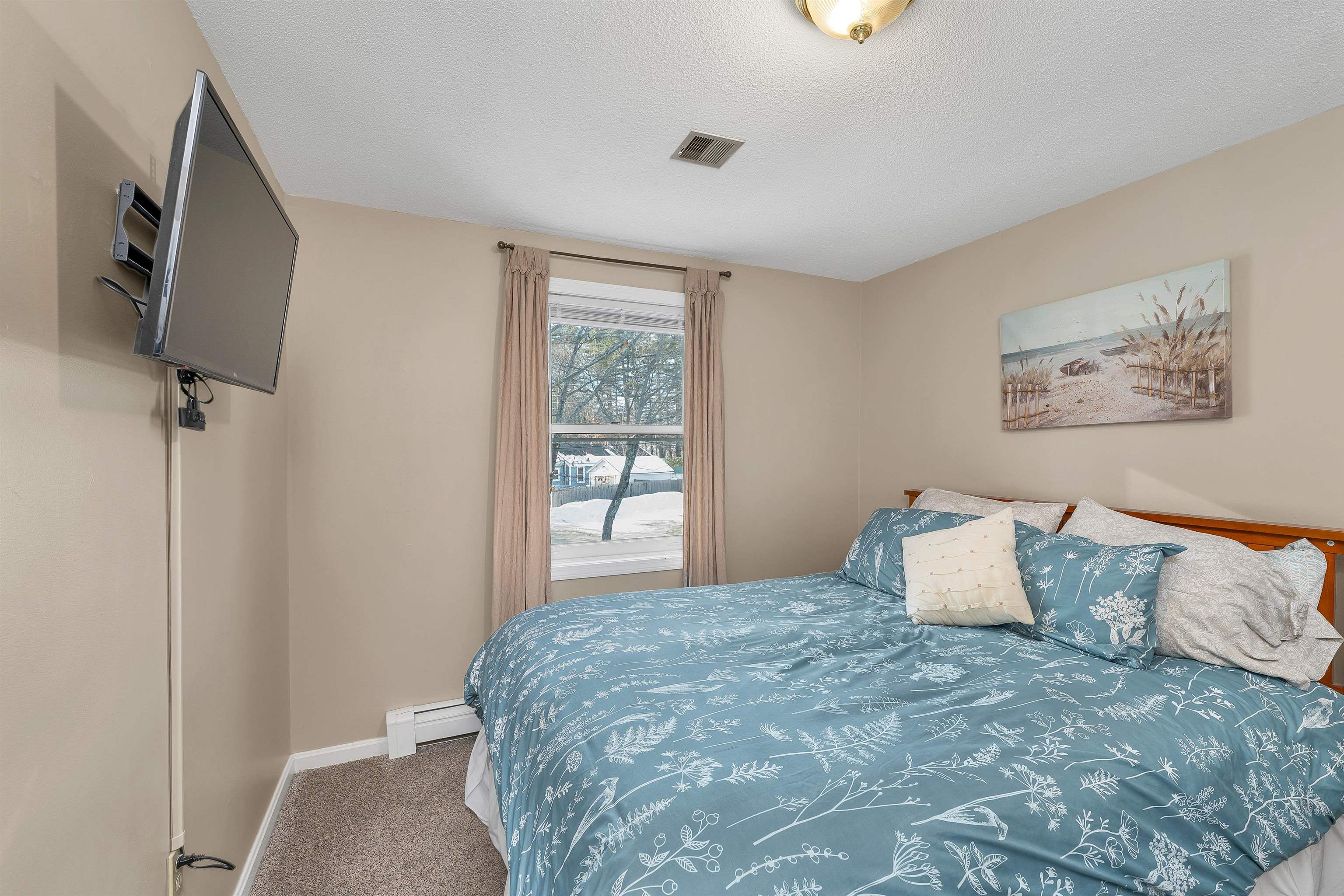 16 Hill Road, Unit 9 Tilton, NH 03276 - Photo 14 of 59