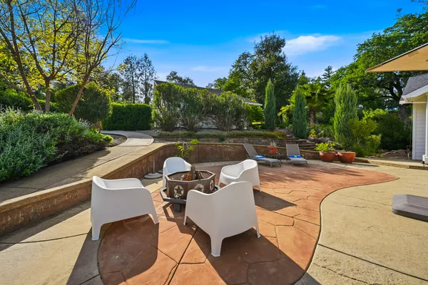 $1,175,000 | 8101 Montgomery Circle, Redding, CA 96001