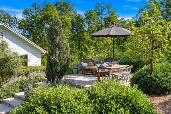 $1,175,000 | 8101 Montgomery Circle, Redding, CA 96001